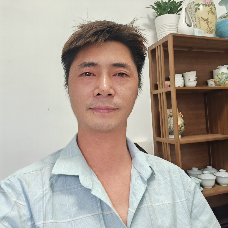 程玉新（国瓷红叶画院高级画师）